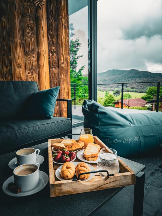 Mountain Lodge Rîşnov Екстериор снимка